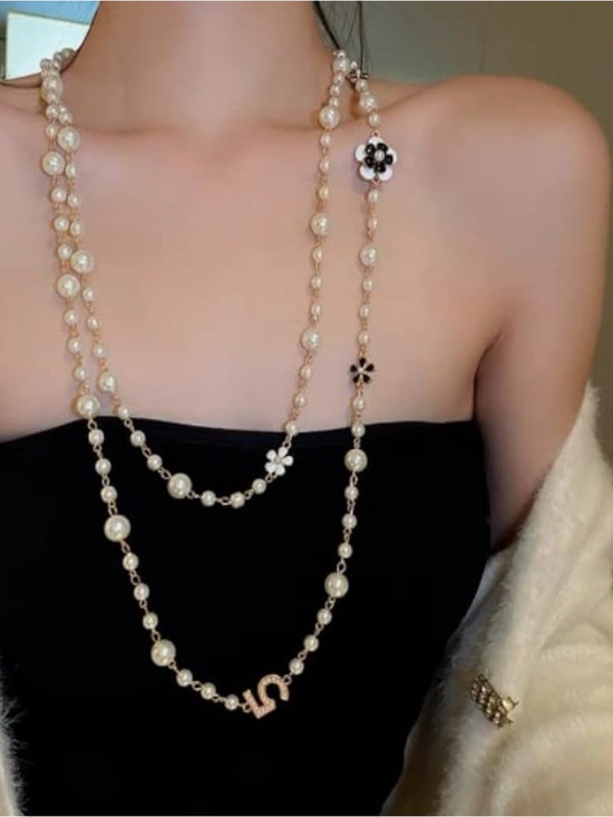 Jewelry - Elegant Pearl Long Necklace with Flower Accents - Cream